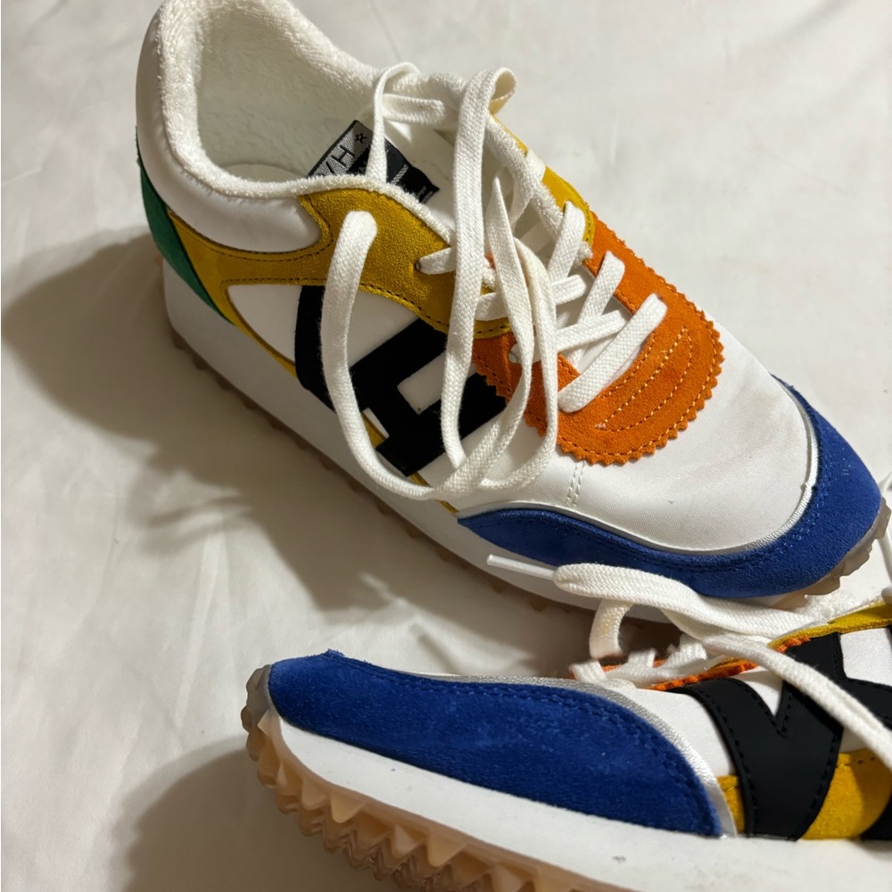 Womens sneakers
